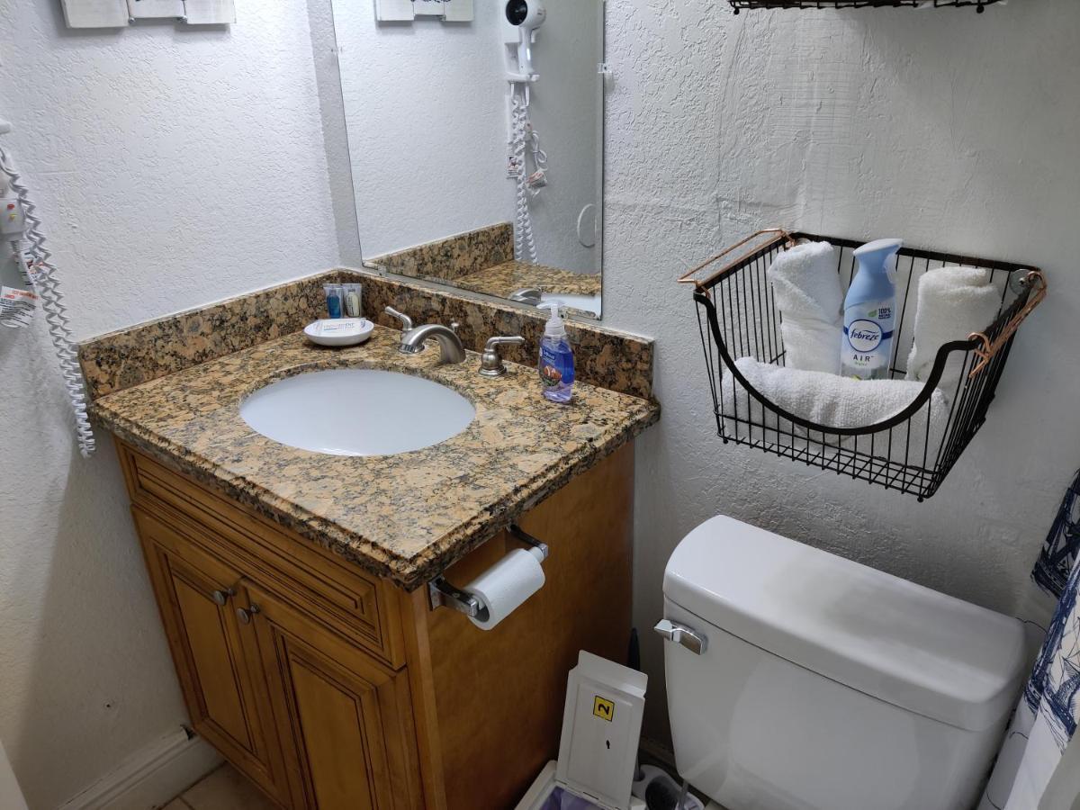 Centauri Vacation Rentals Beautiful 2-Bedroom Condo, Near All Orlando Attractions, Free Parking & Wi-Fi, King Bed 외부 사진