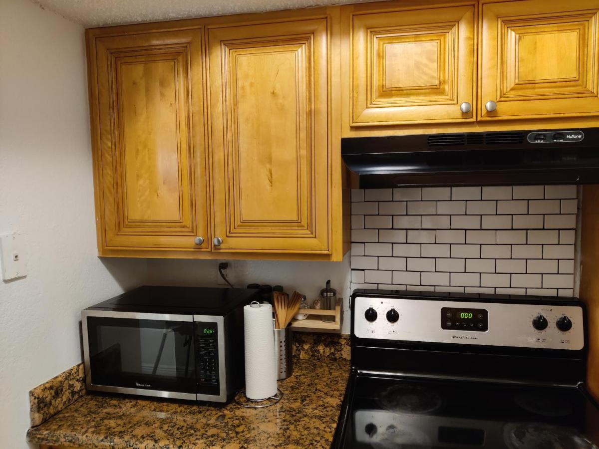 Centauri Vacation Rentals Beautiful 2-Bedroom Condo, Near All Orlando Attractions, Free Parking & Wi-Fi, King Bed 외부 사진