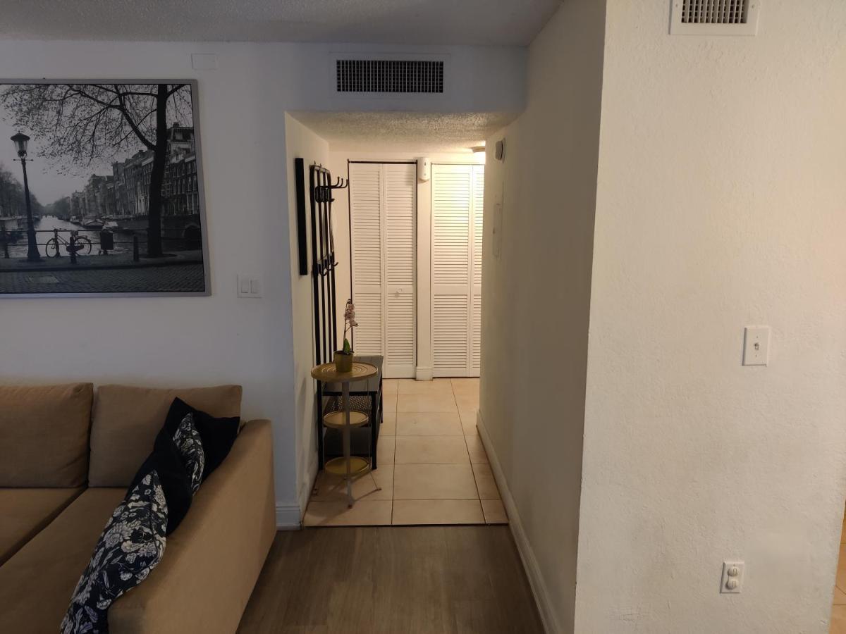 Centauri Vacation Rentals Beautiful 2-Bedroom Condo, Near All Orlando Attractions, Free Parking & Wi-Fi, King Bed 외부 사진