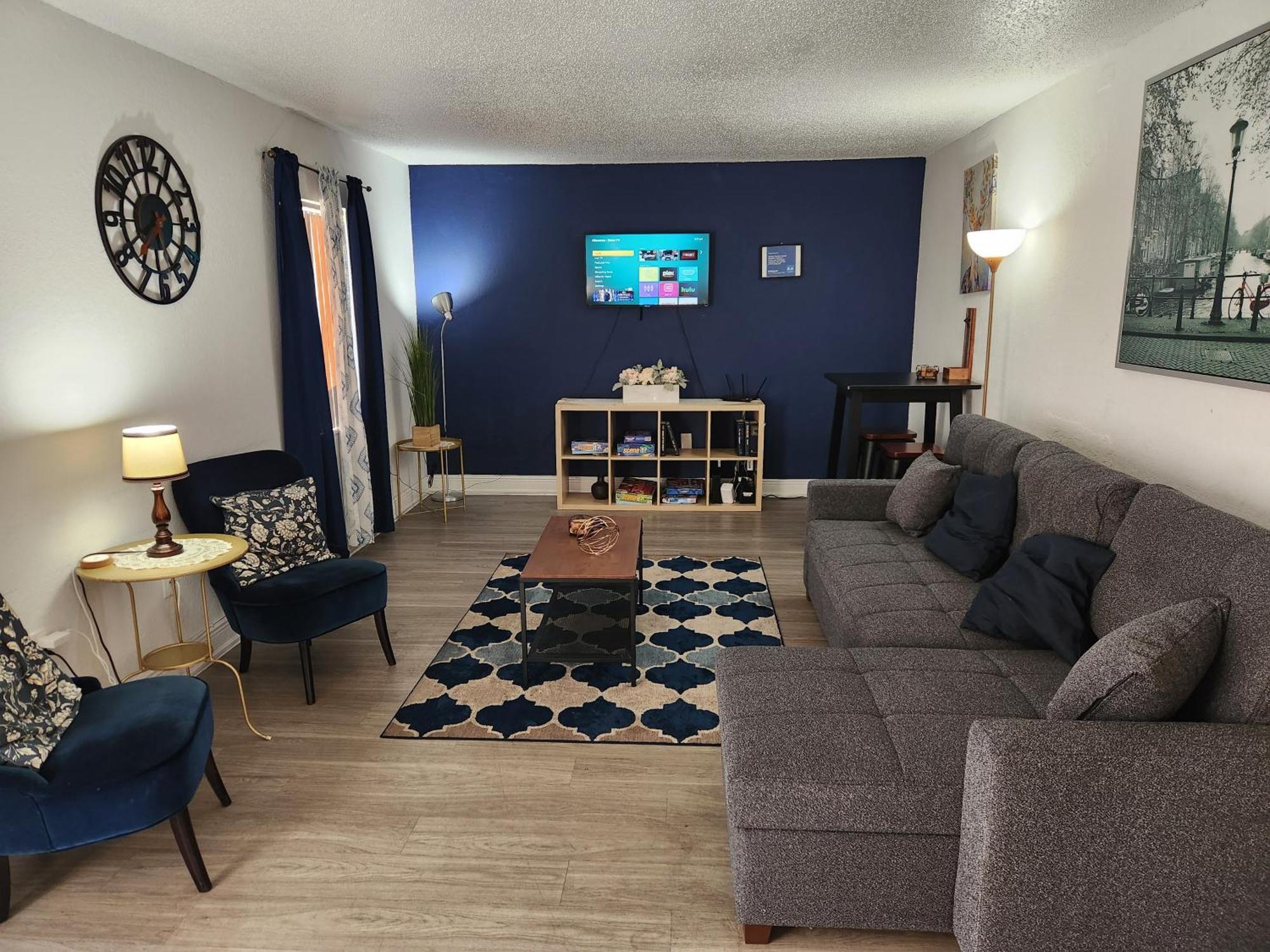 Centauri Vacation Rentals Beautiful 2-Bedroom Condo, Near All Orlando Attractions, Free Parking & Wi-Fi, King Bed 외부 사진
