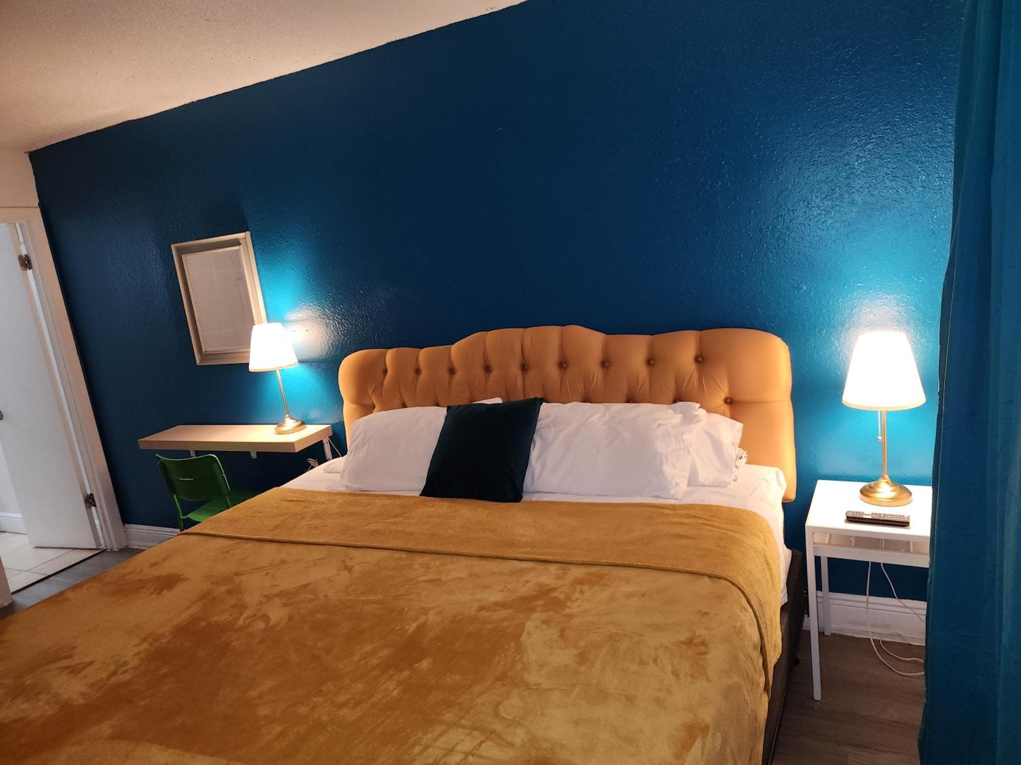 Centauri Vacation Rentals Beautiful 2-Bedroom Condo, Near All Orlando Attractions, Free Parking & Wi-Fi, King Bed 외부 사진